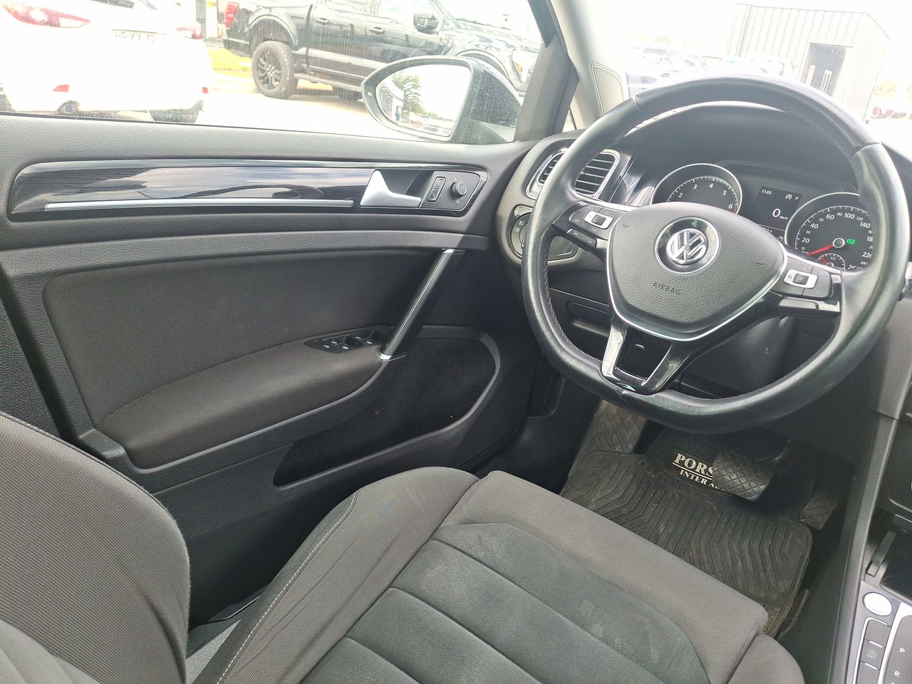 VOLKSWAGEN - 16