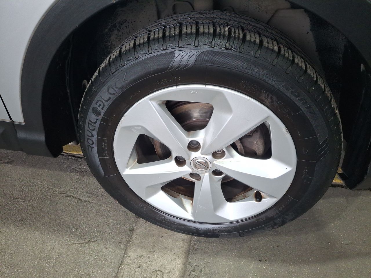 Nissan Qashqai — foto 18 de 32