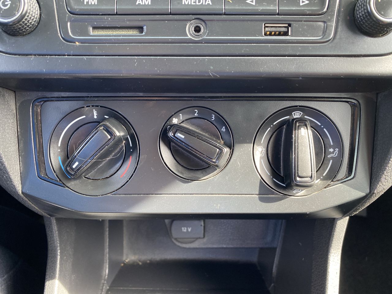 VOLKSWAGEN - 26