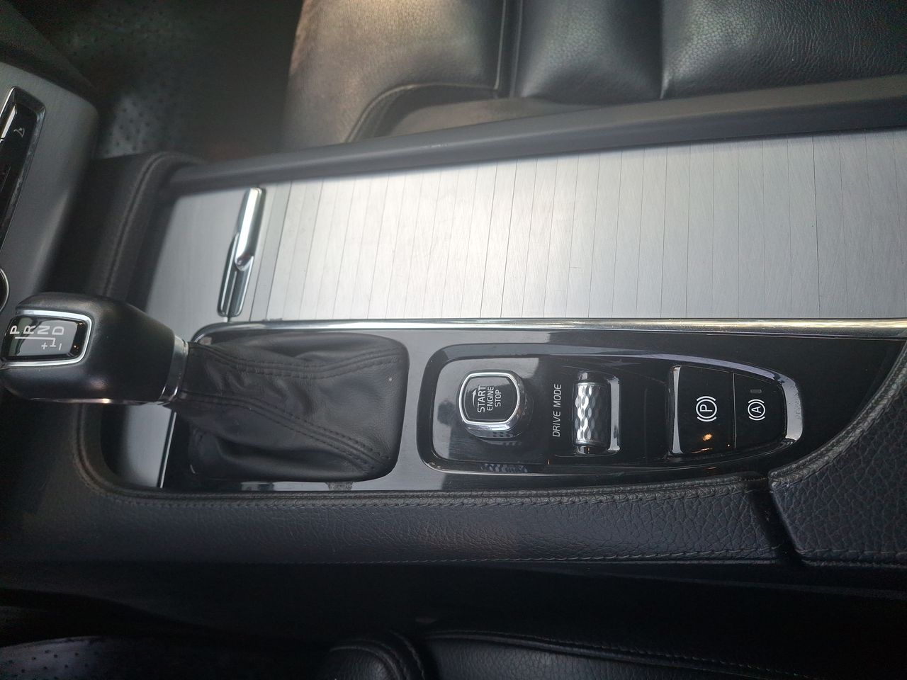 VOLVO - 29