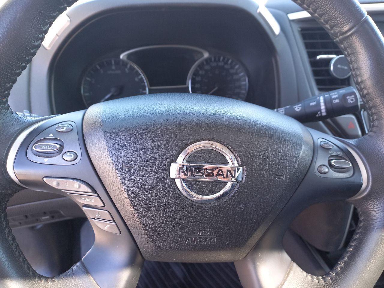 NISSAN - 24