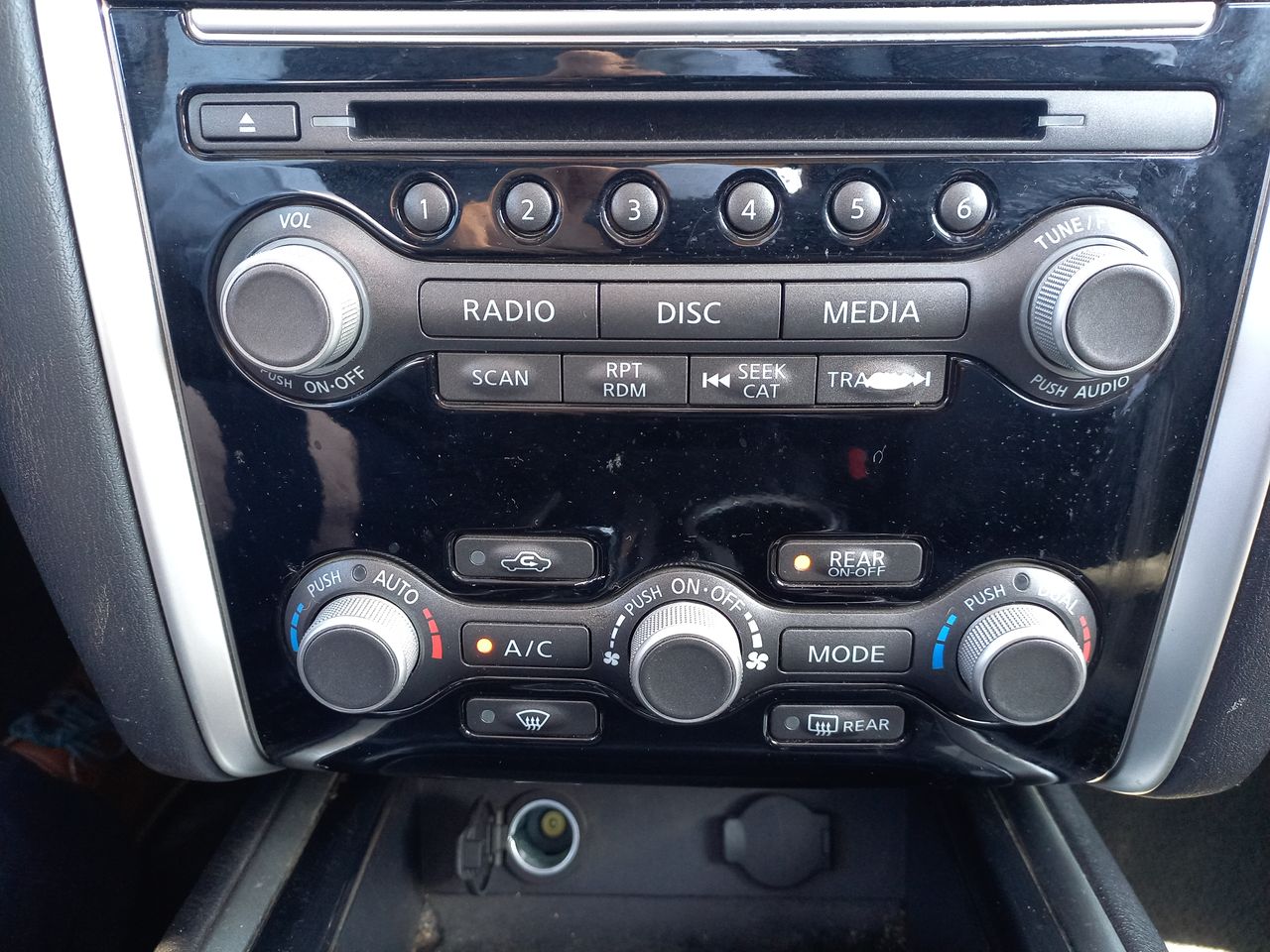 NISSAN - 28