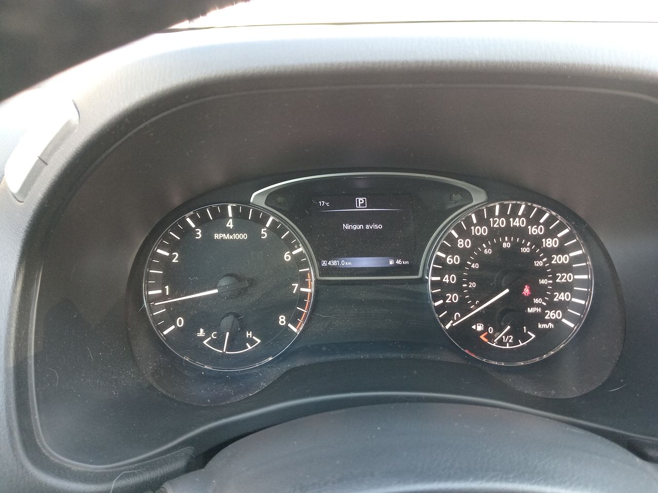 NISSAN - 25