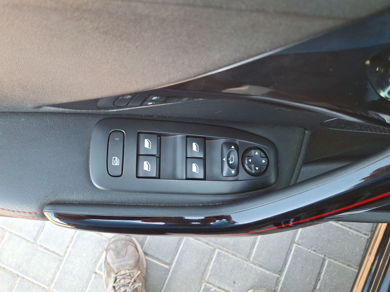 PEUGEOT - 23