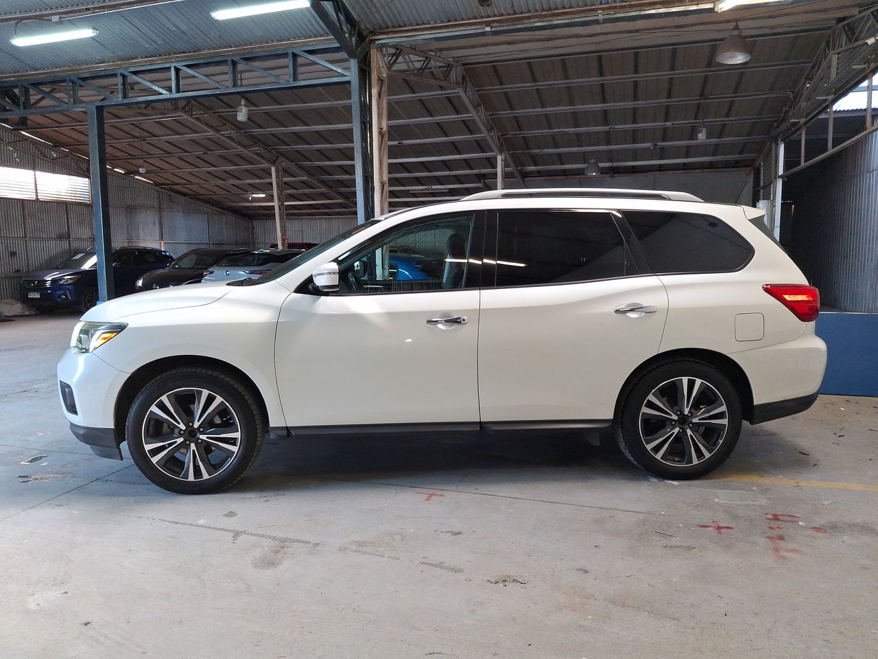 NISSAN - 4