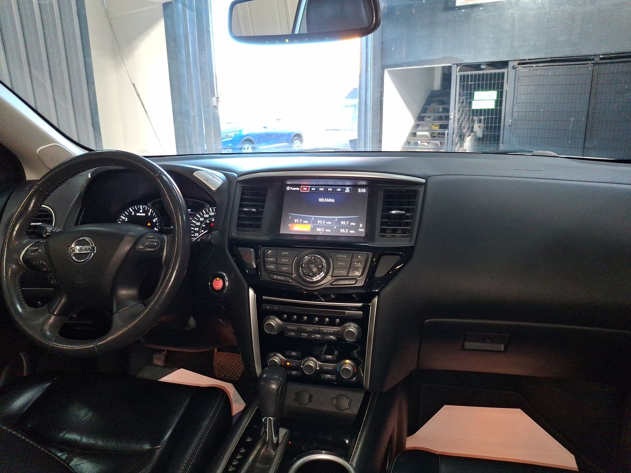 NISSAN - 16