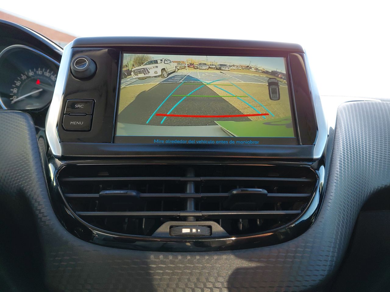 Peugeot 2008 — foto 28 de 32