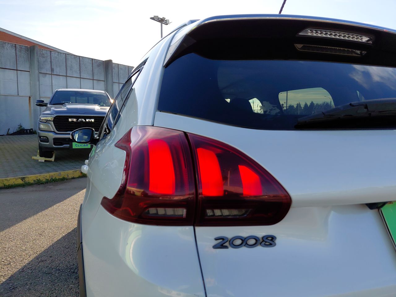Peugeot 2008 — foto 20 de 32