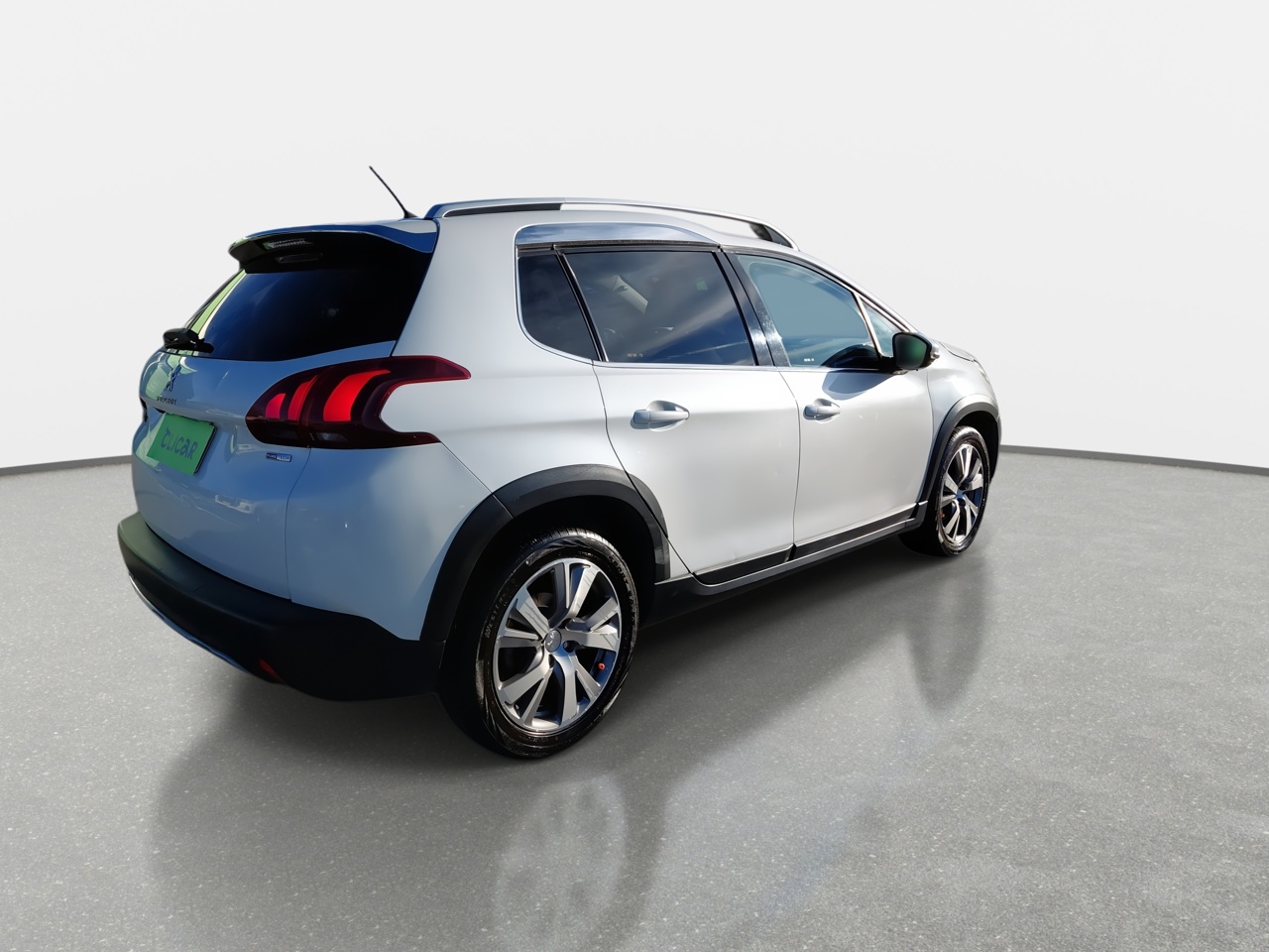 Peugeot 2008 — foto 8 de 32