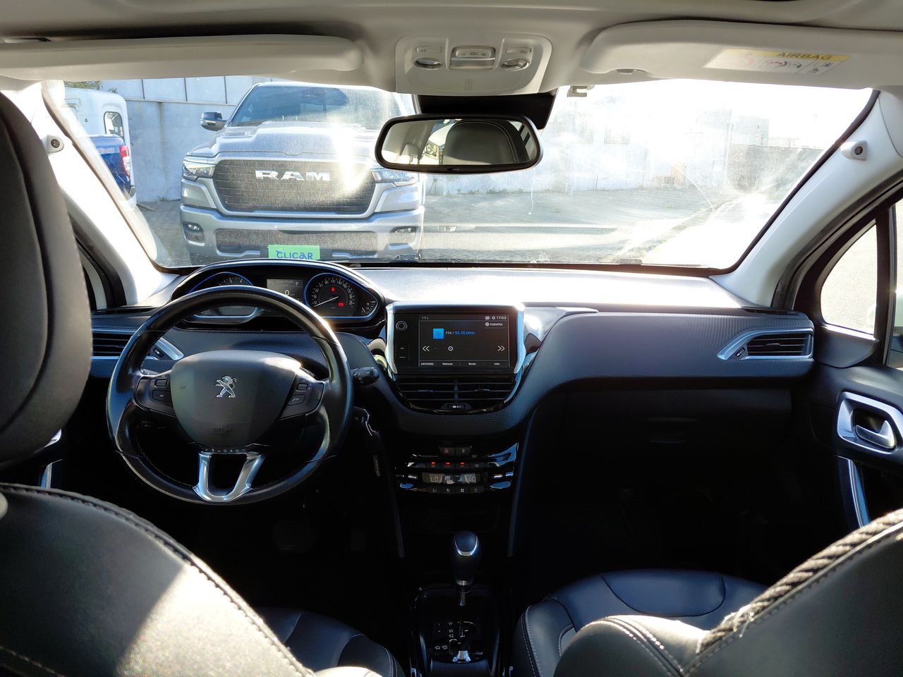 Peugeot 2008 — foto 10 de 32