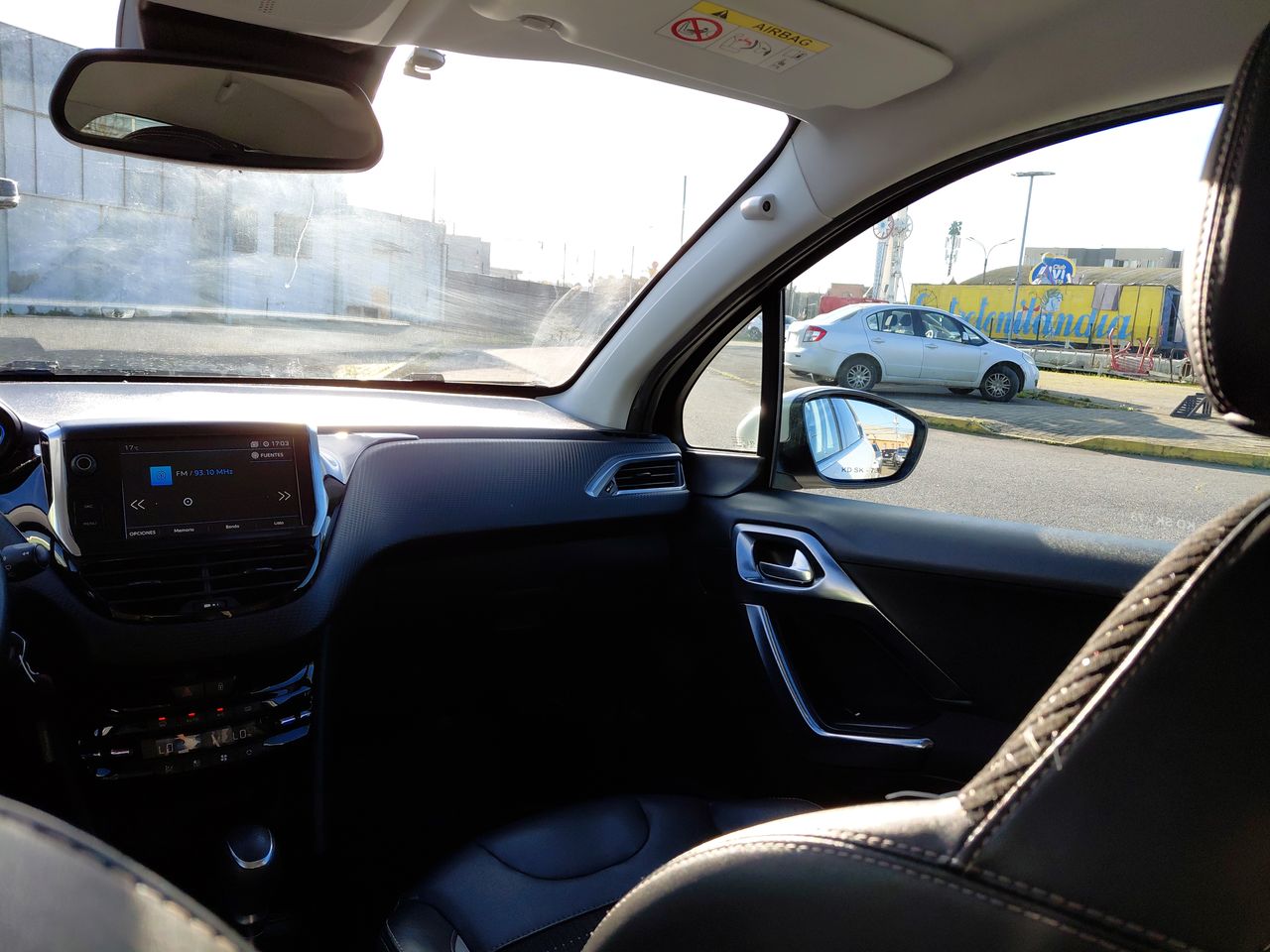 Peugeot 2008 — foto 11 de 32