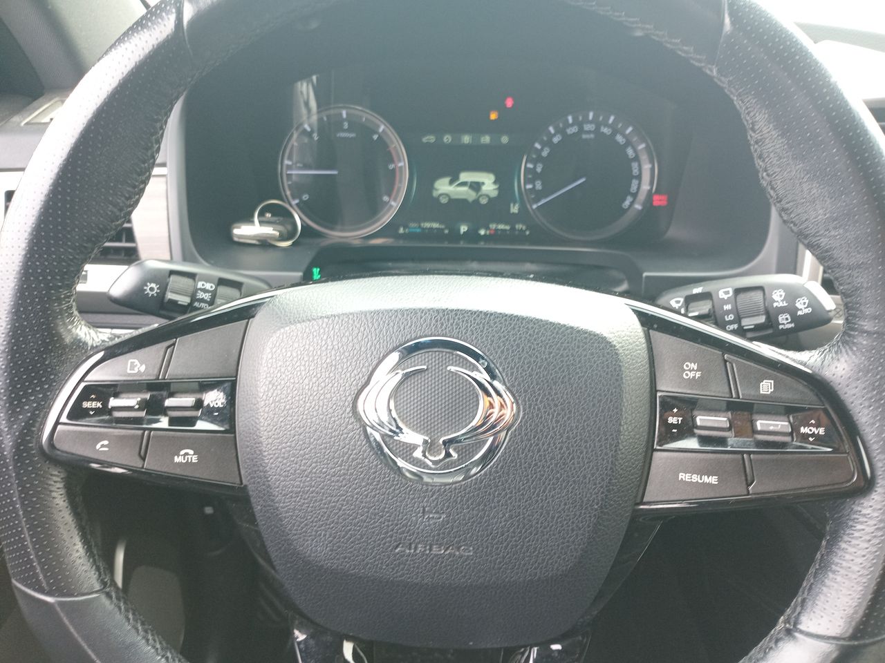 SSANGYONG - 16