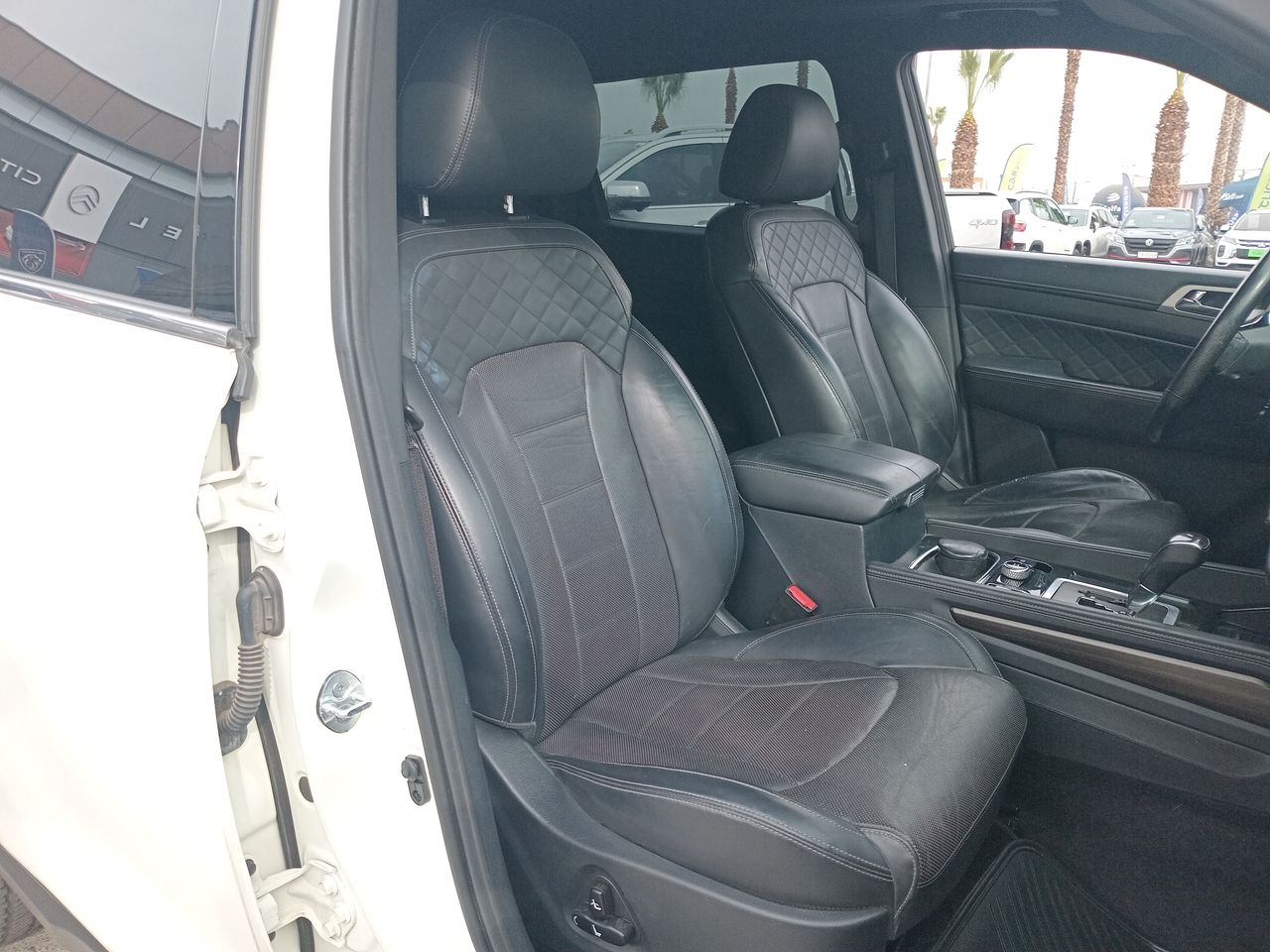 SSANGYONG - 24