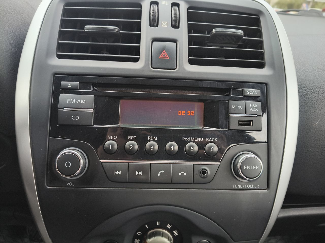 NISSAN - 24