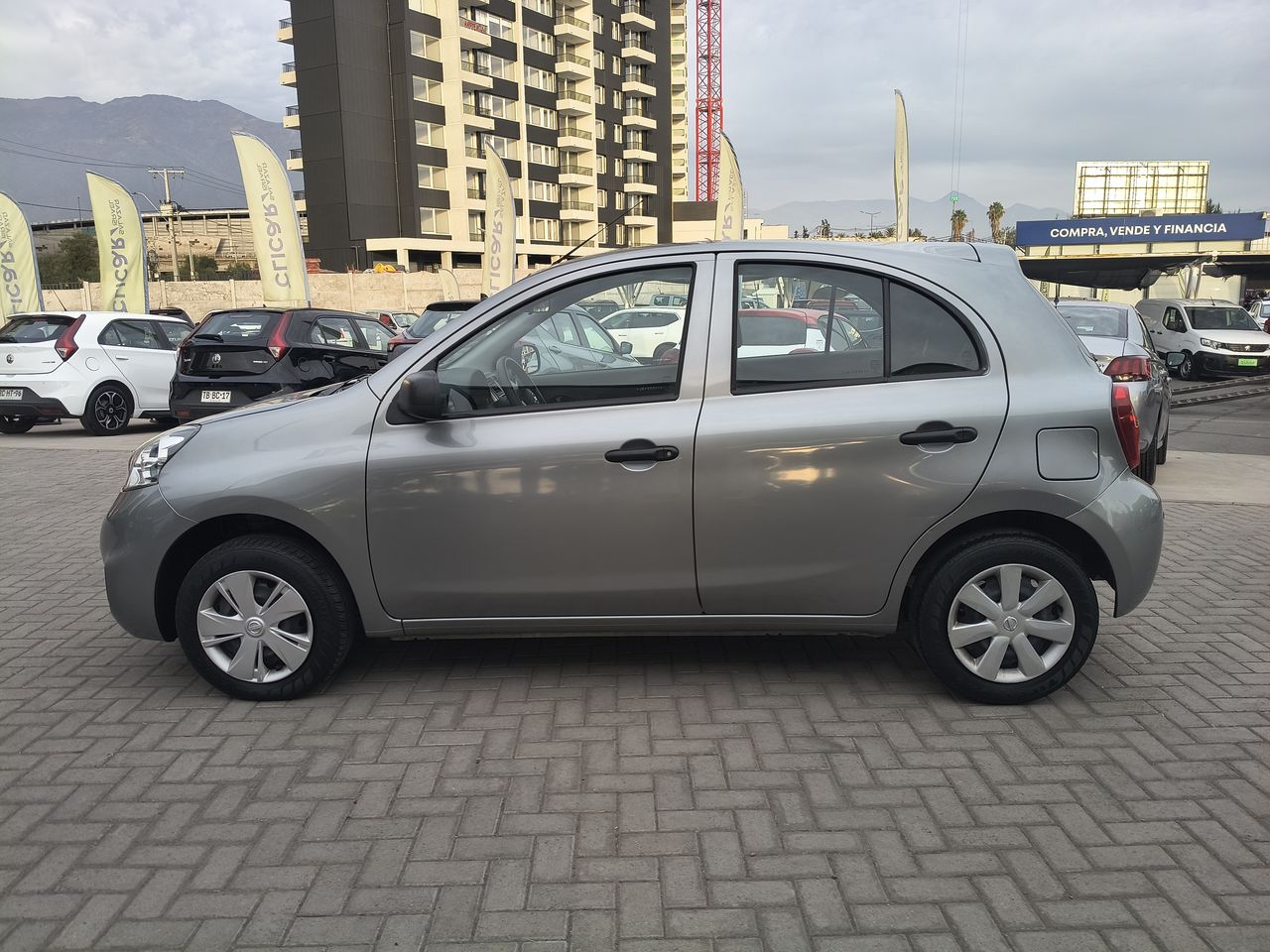 NISSAN - 4