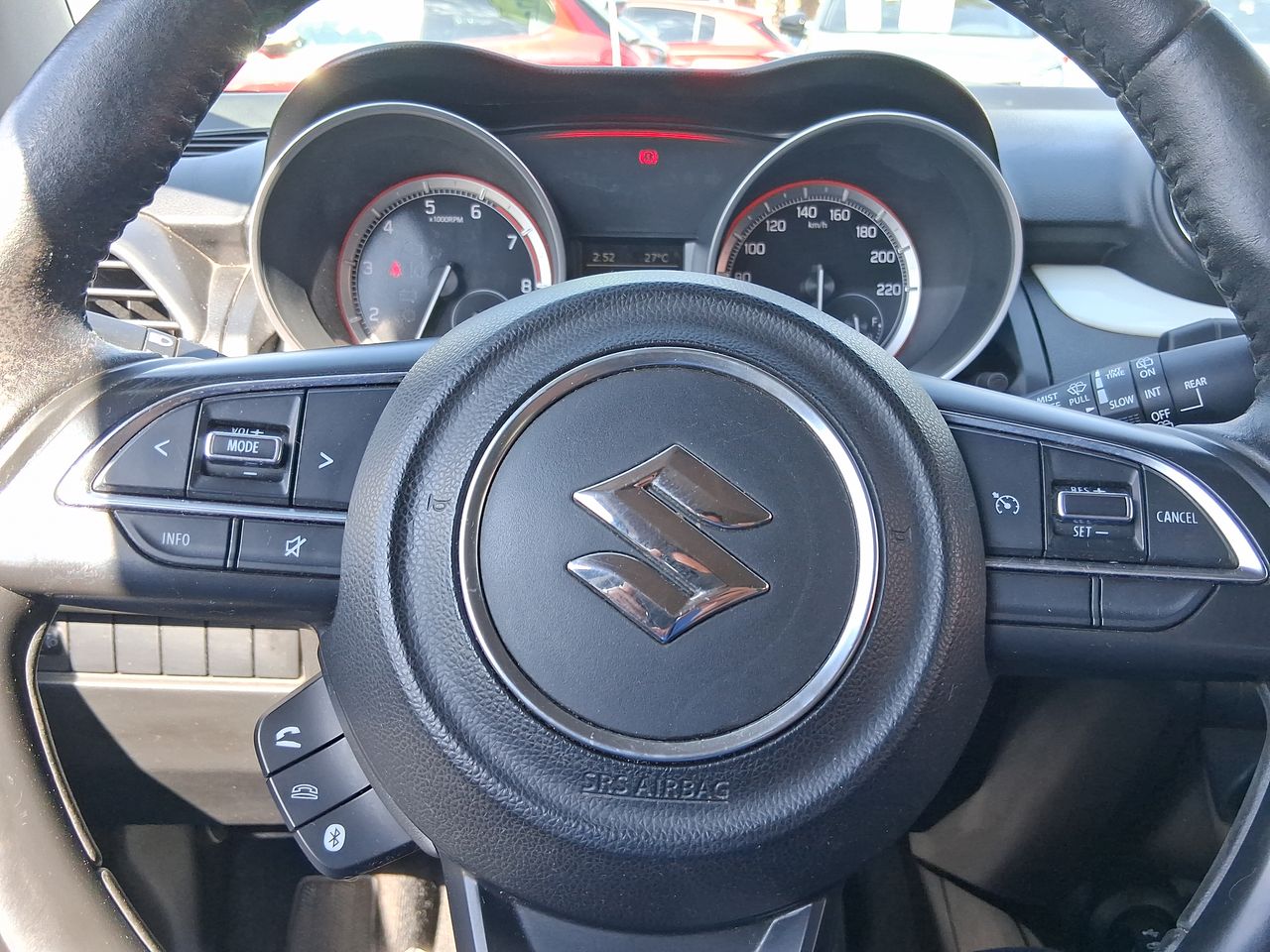 SUZUKI - 23