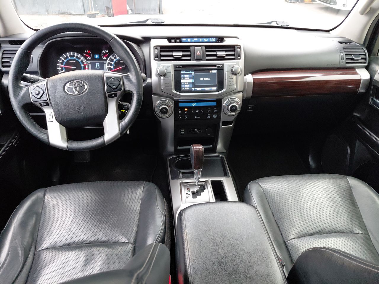 Toyota 4Runner — foto 32 de 36