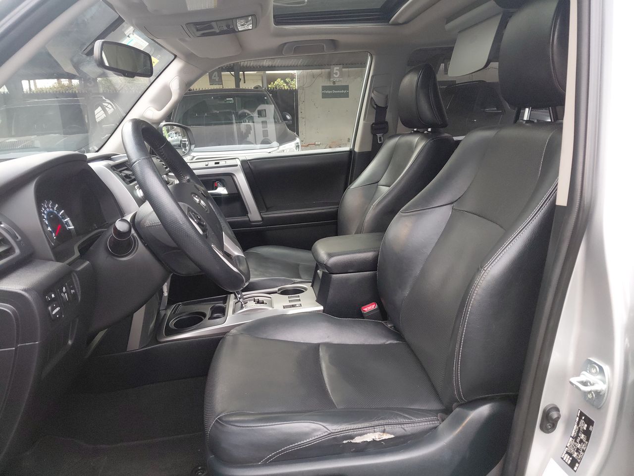 Toyota 4Runner — foto 15 de 36
