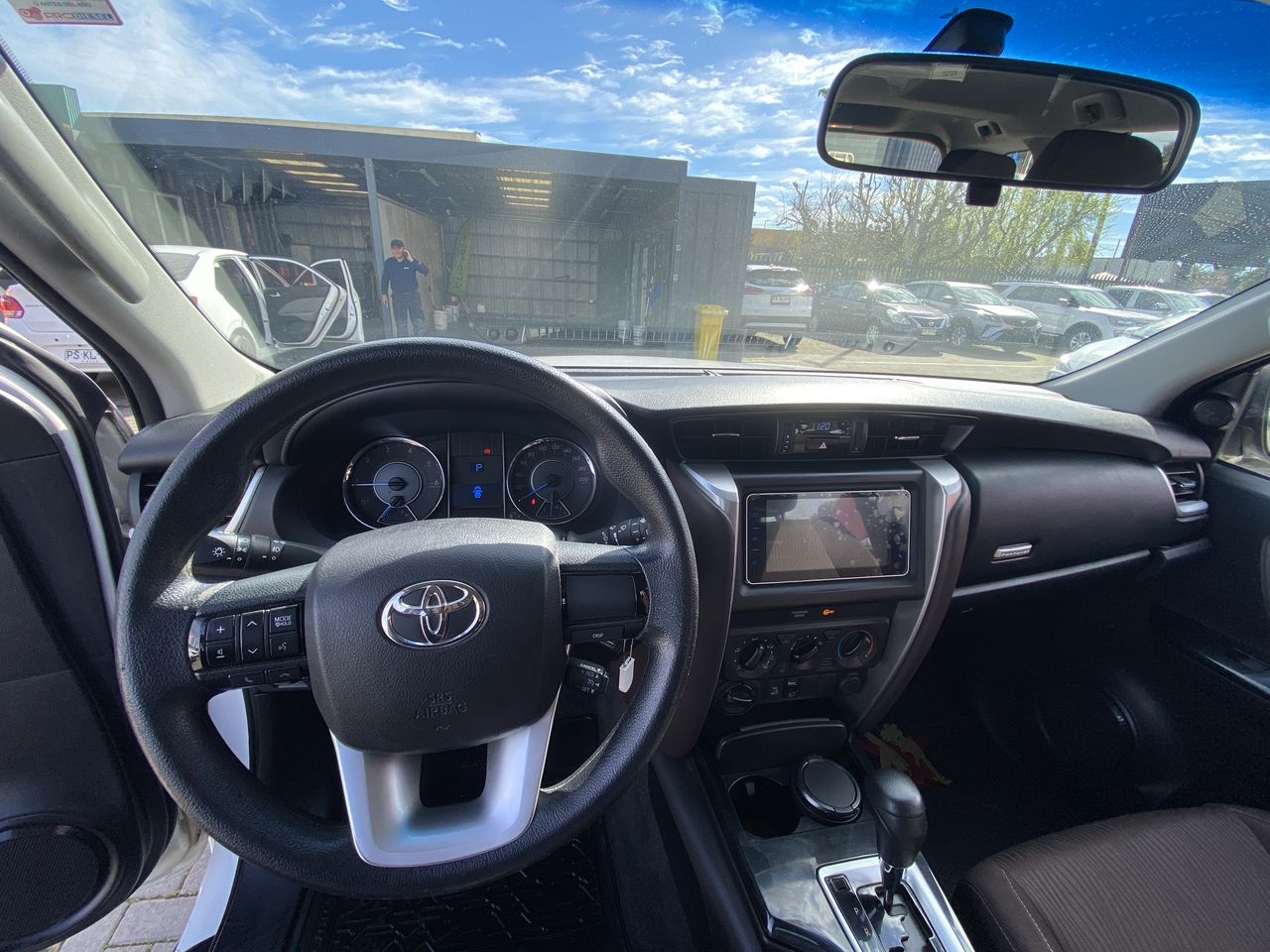 Toyota Fortunner — foto 33 de 36