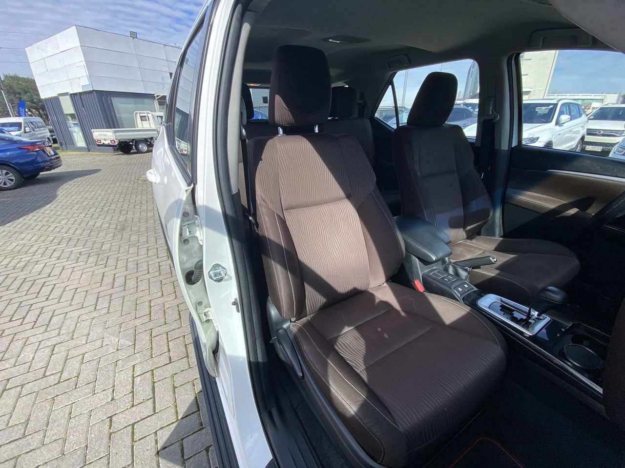Toyota Fortunner — foto 34 de 36