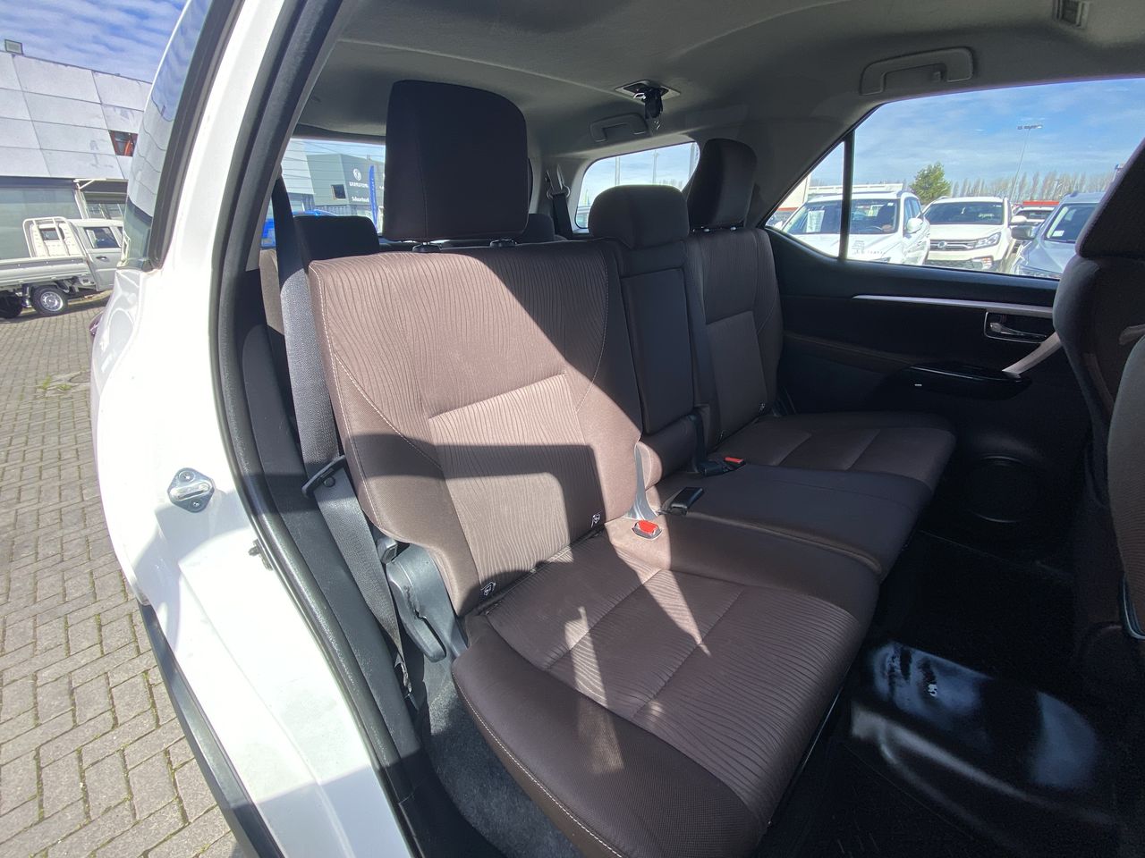 Toyota Fortunner — foto 35 de 36