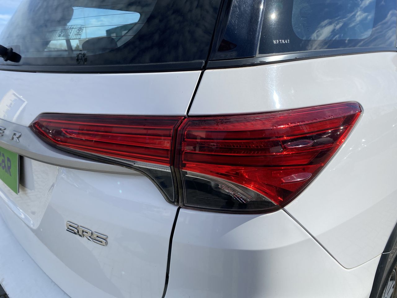 Toyota Fortunner — foto 21 de 36