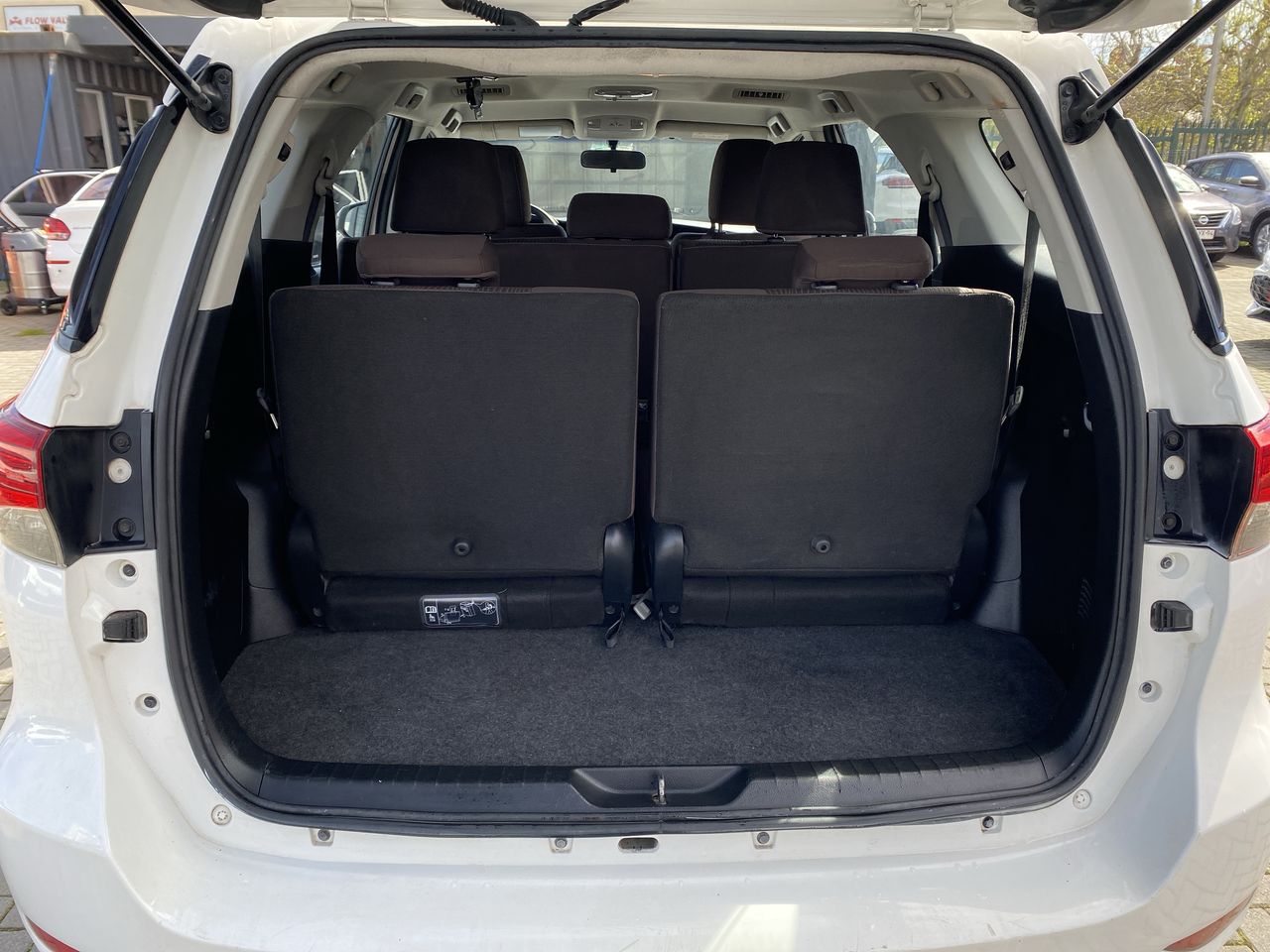 Toyota Fortunner — foto 22 de 36