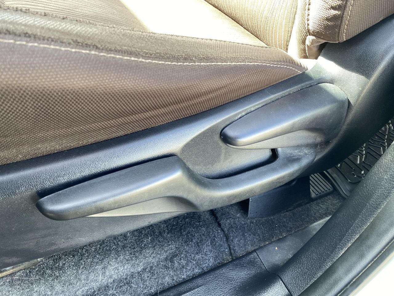 Toyota Fortunner — foto 24 de 36