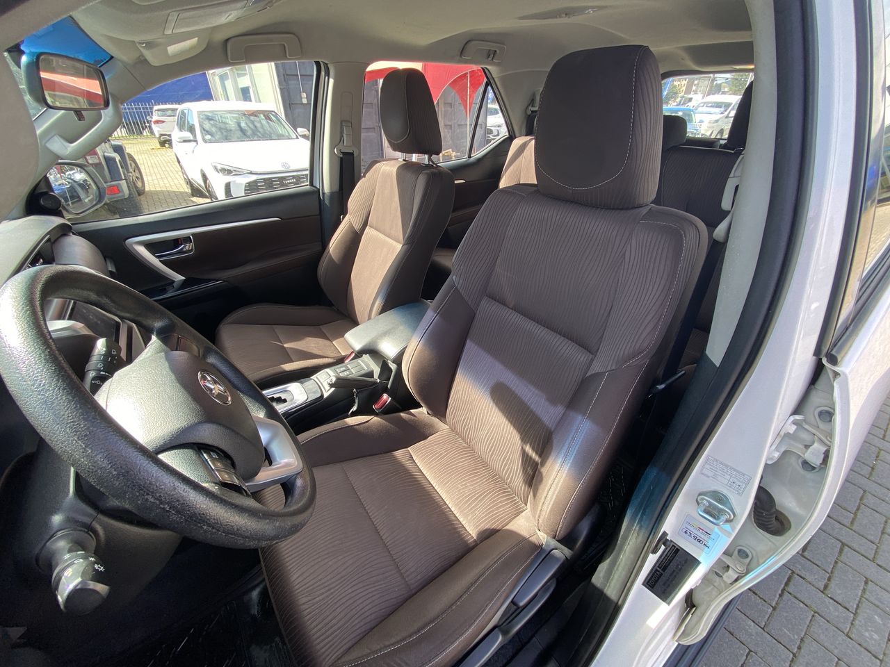 Toyota Fortunner — foto 25 de 36