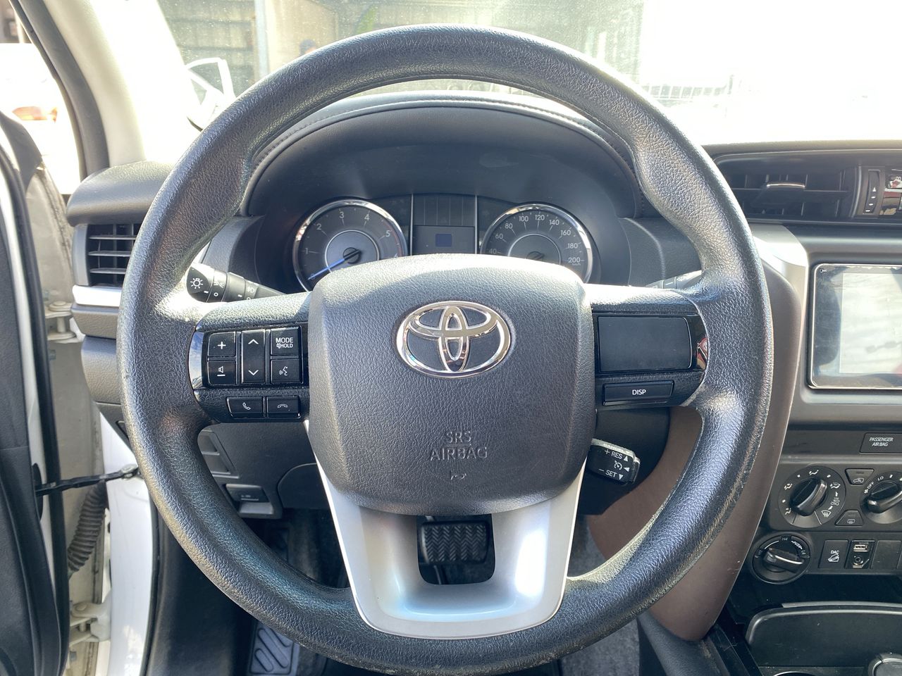 Toyota Fortunner — foto 26 de 36