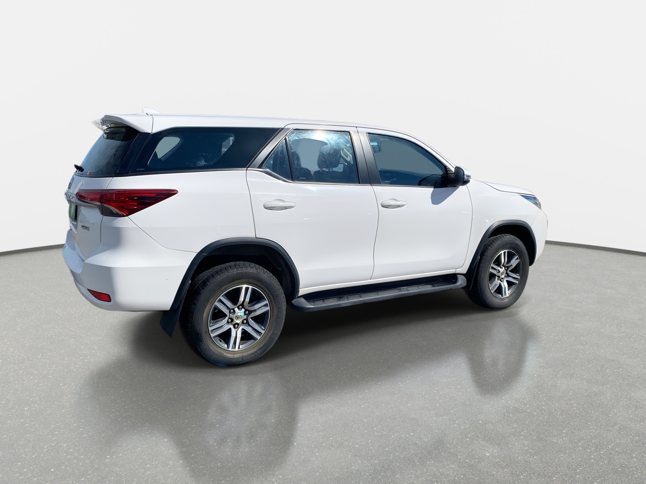 Toyota Fortunner — foto 8 de 36