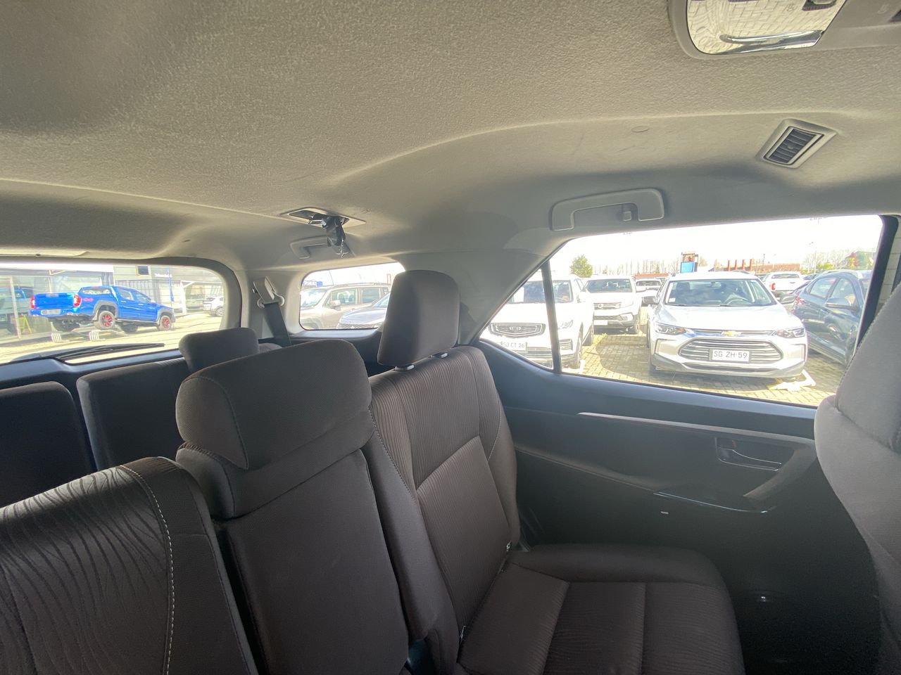 Toyota Fortunner — foto 15 de 36