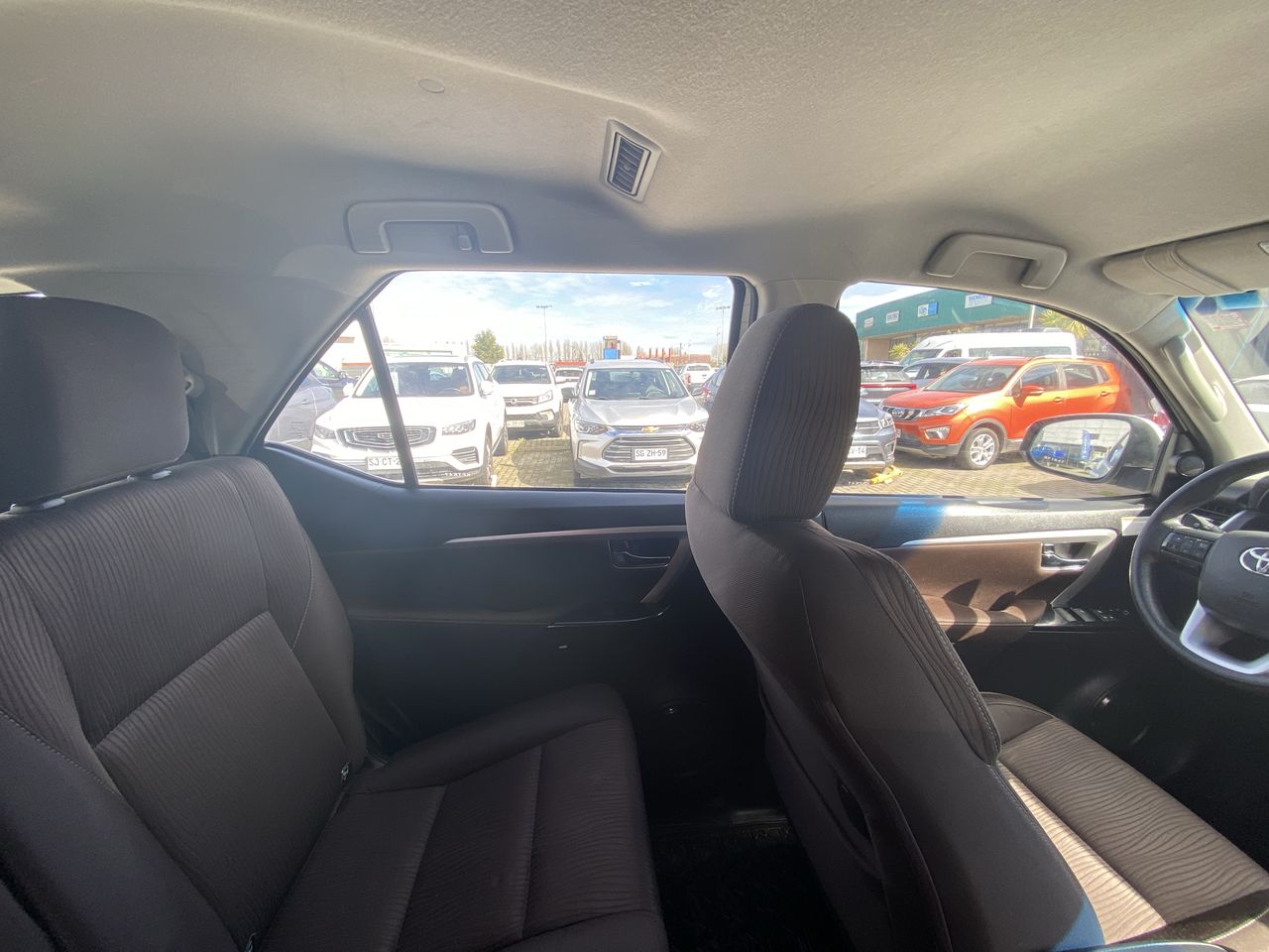 Toyota Fortunner — foto 16 de 36