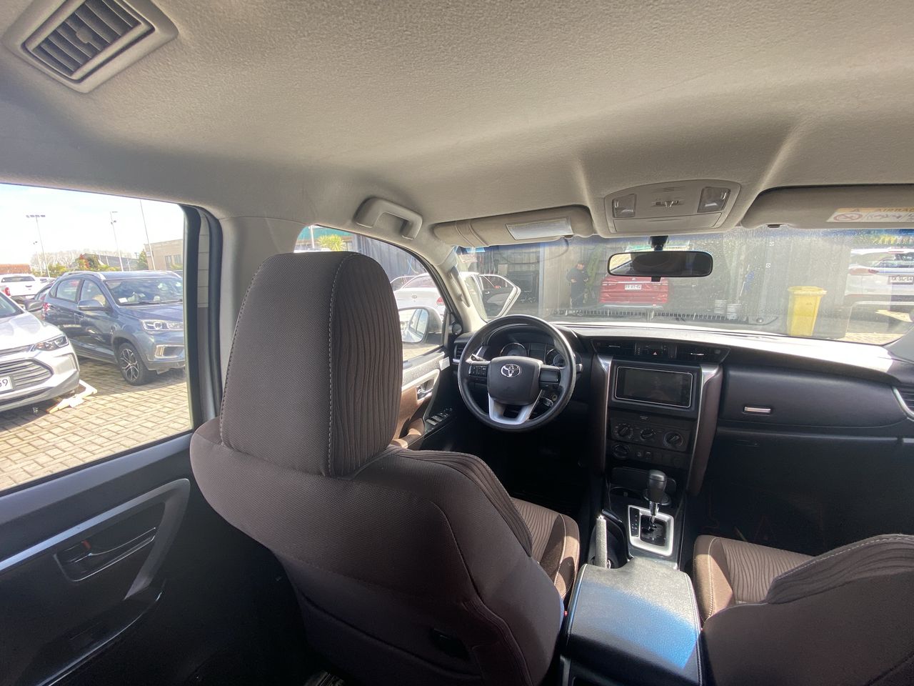 Toyota Fortunner — foto 17 de 36