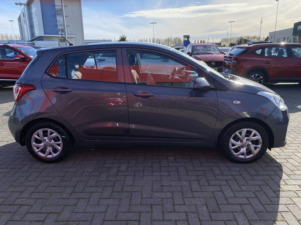 HYUNDAI - 8