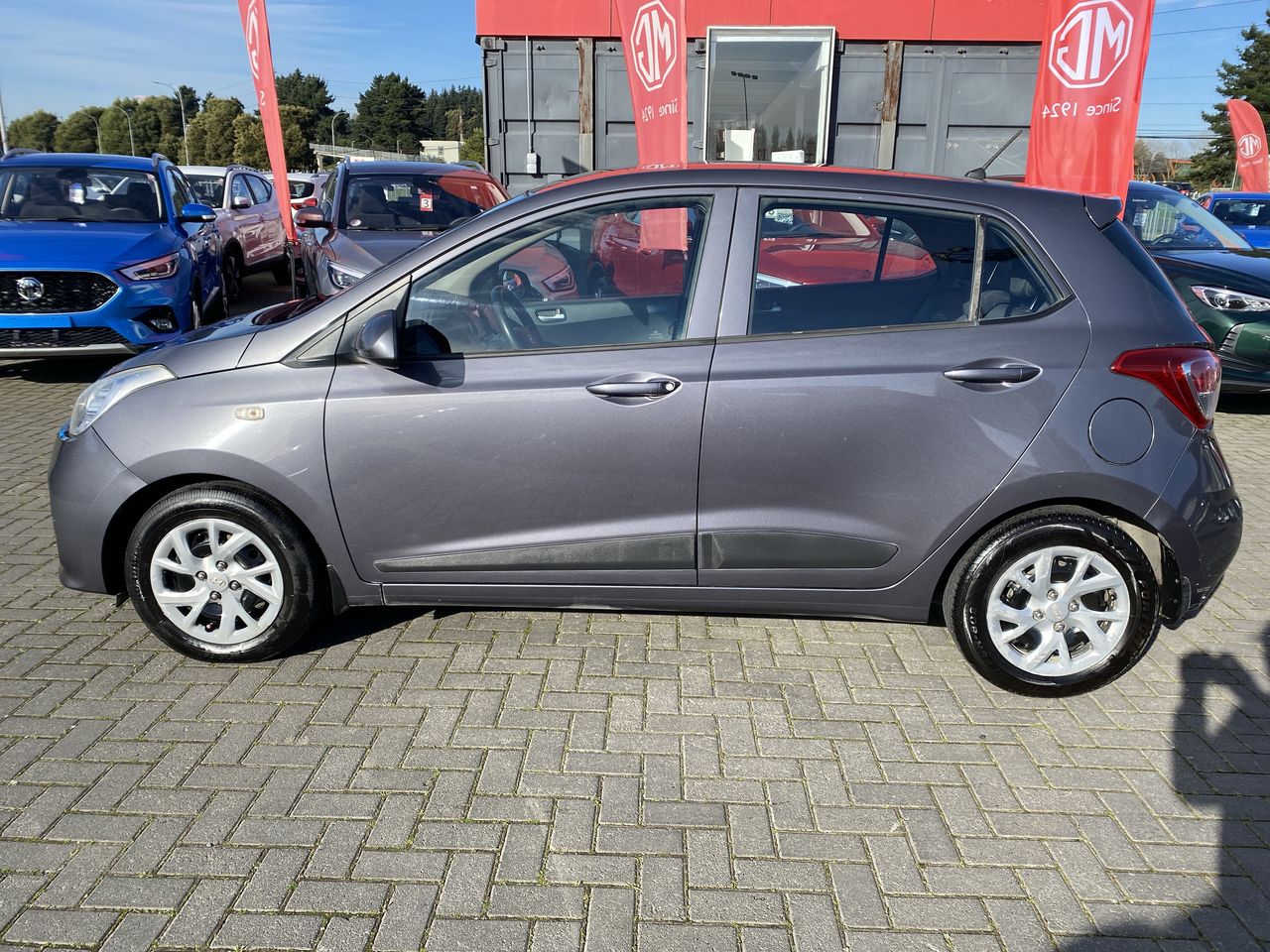 HYUNDAI - 4