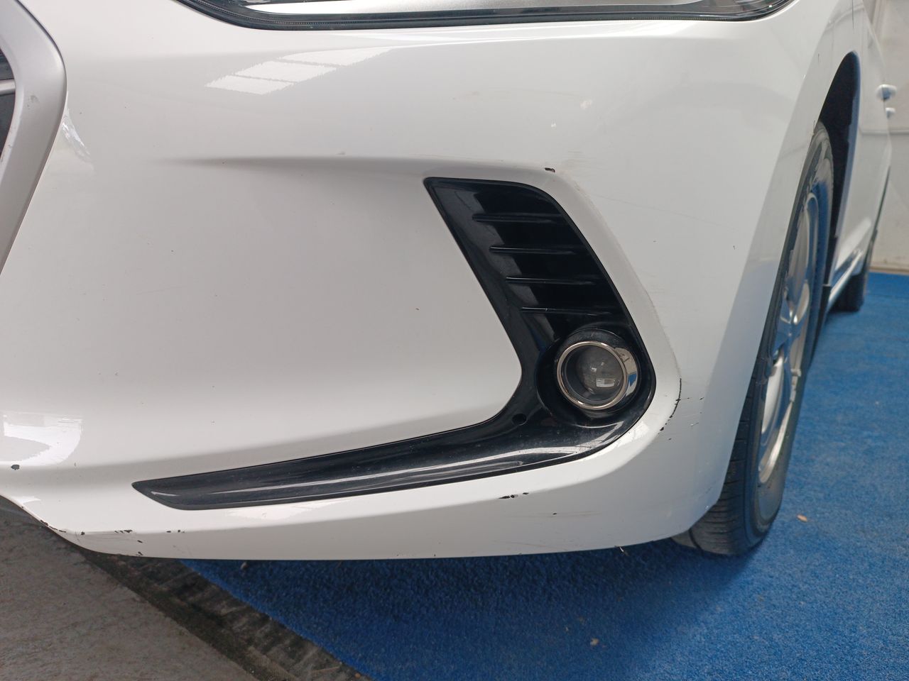 HYUNDAI - 20