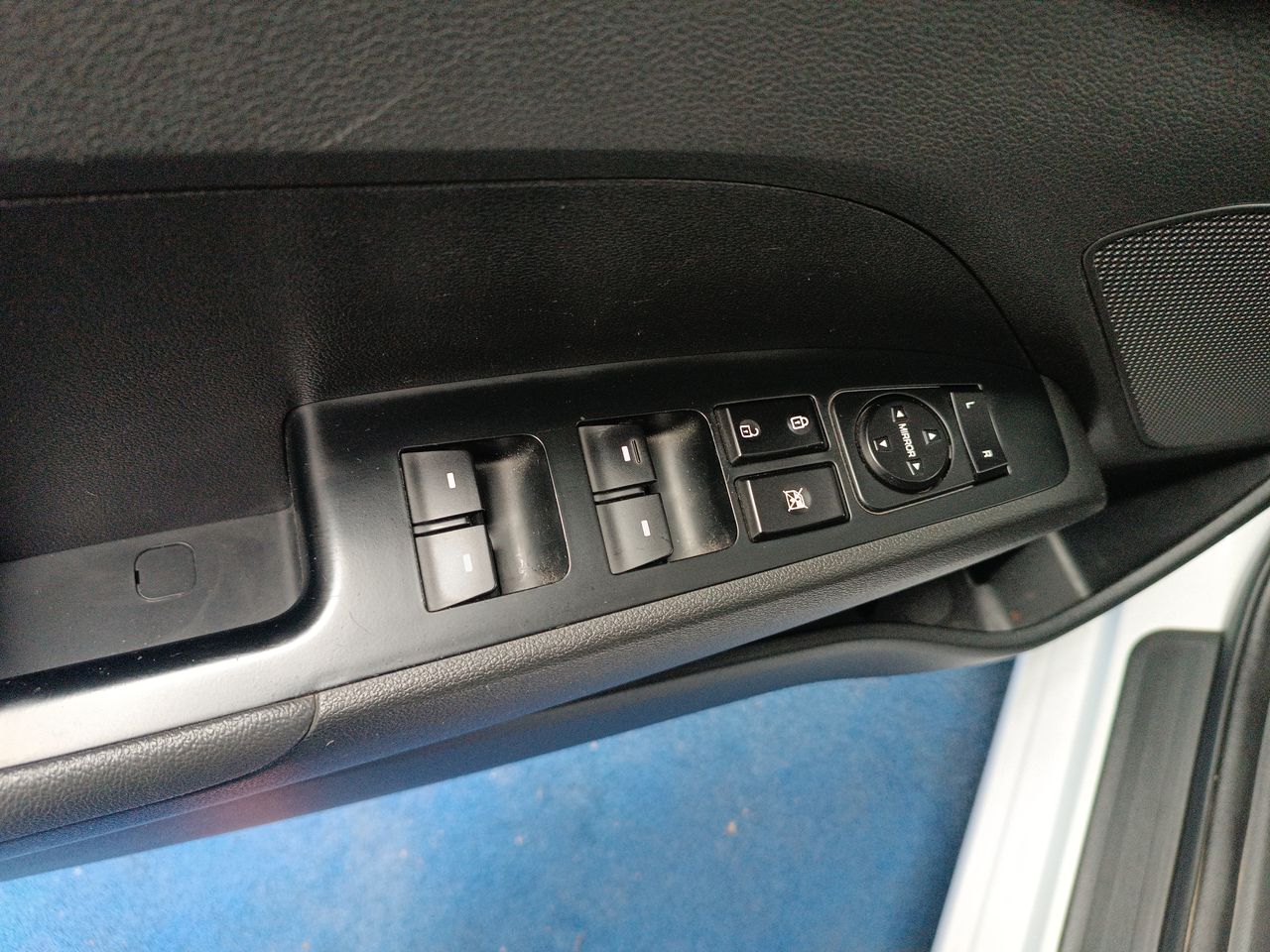 HYUNDAI - 23