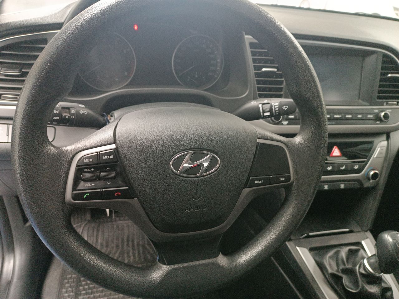 HYUNDAI - 25