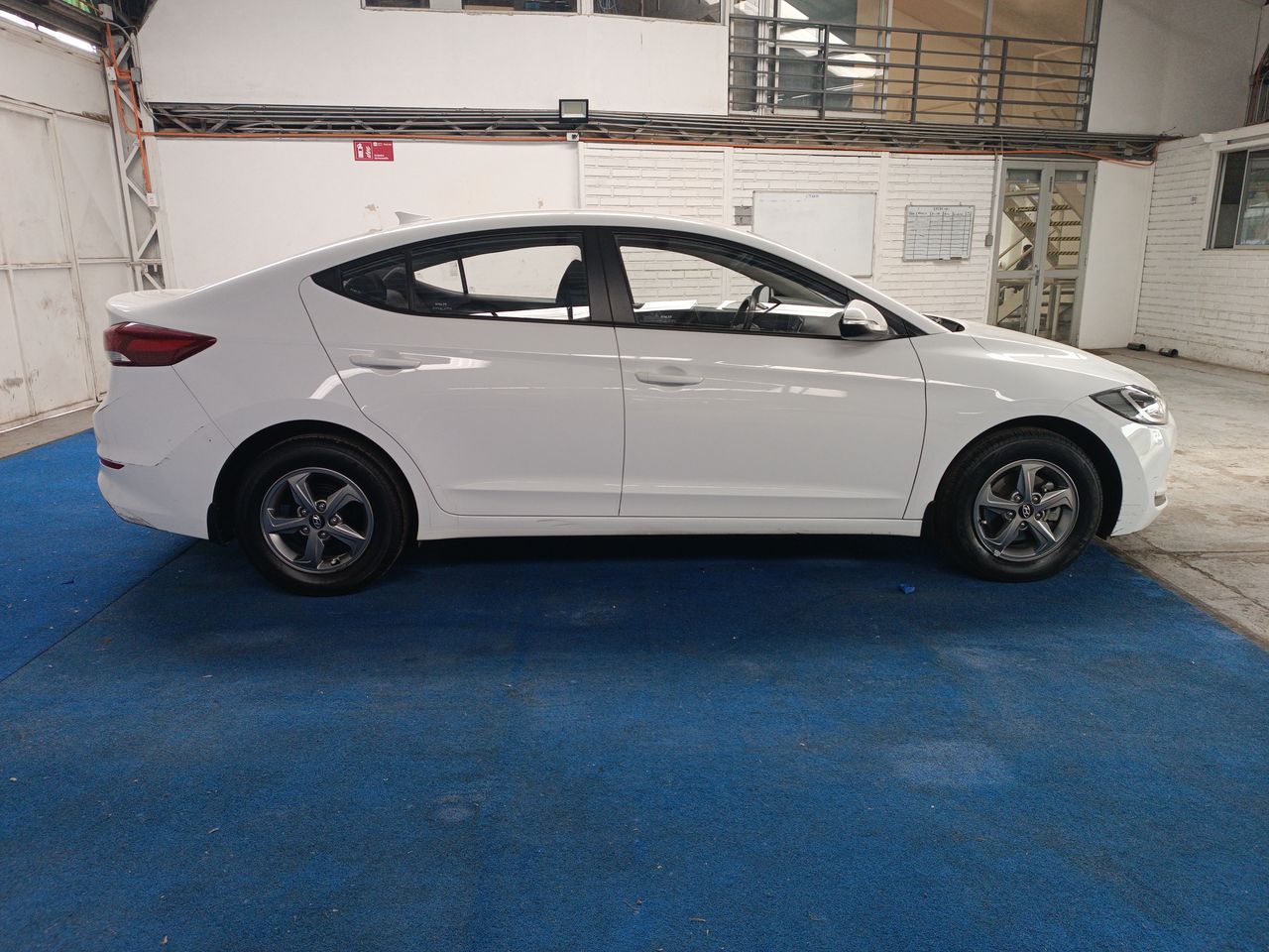 HYUNDAI - 8