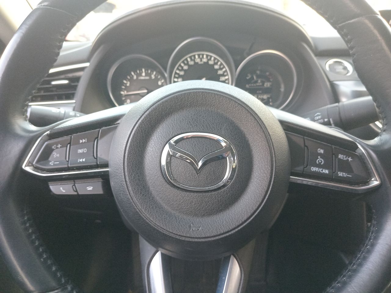 MAZDA - 26