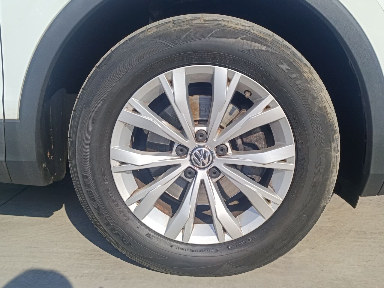 VOLKSWAGEN - 17