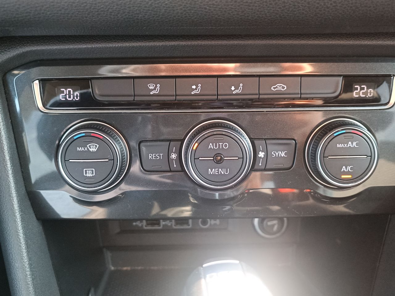 VOLKSWAGEN - 30