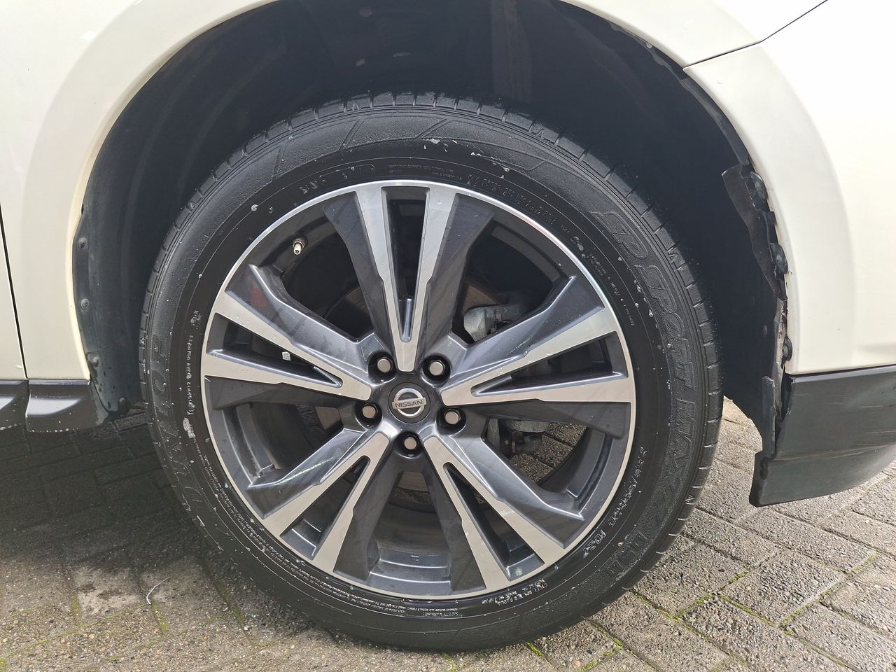 NISSAN - 15