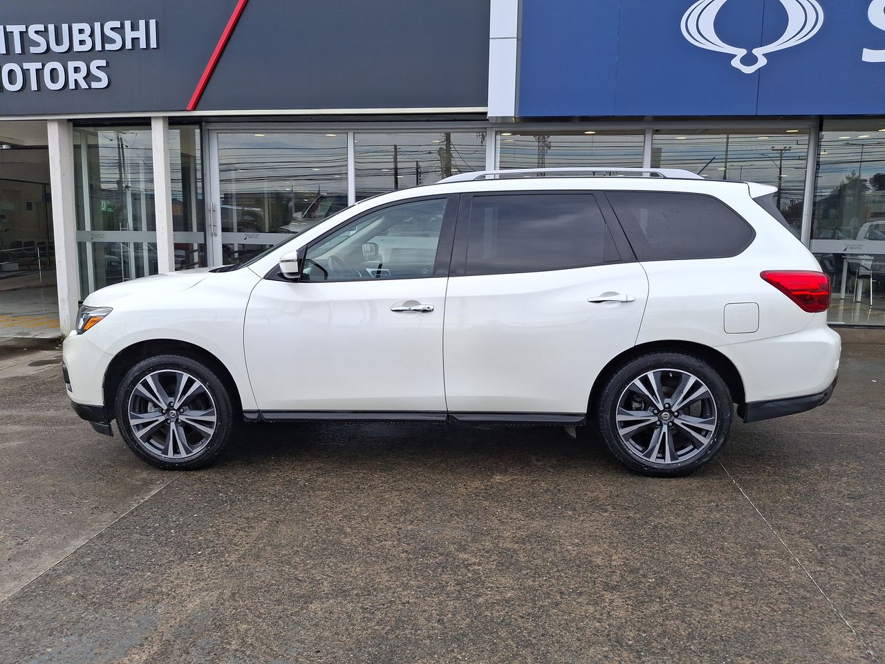 NISSAN - 4