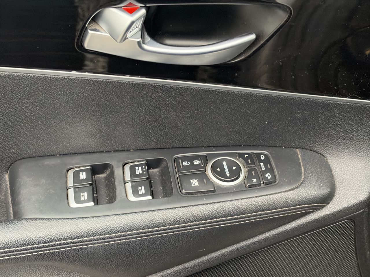 KIA Sorento — foto 13 de 20