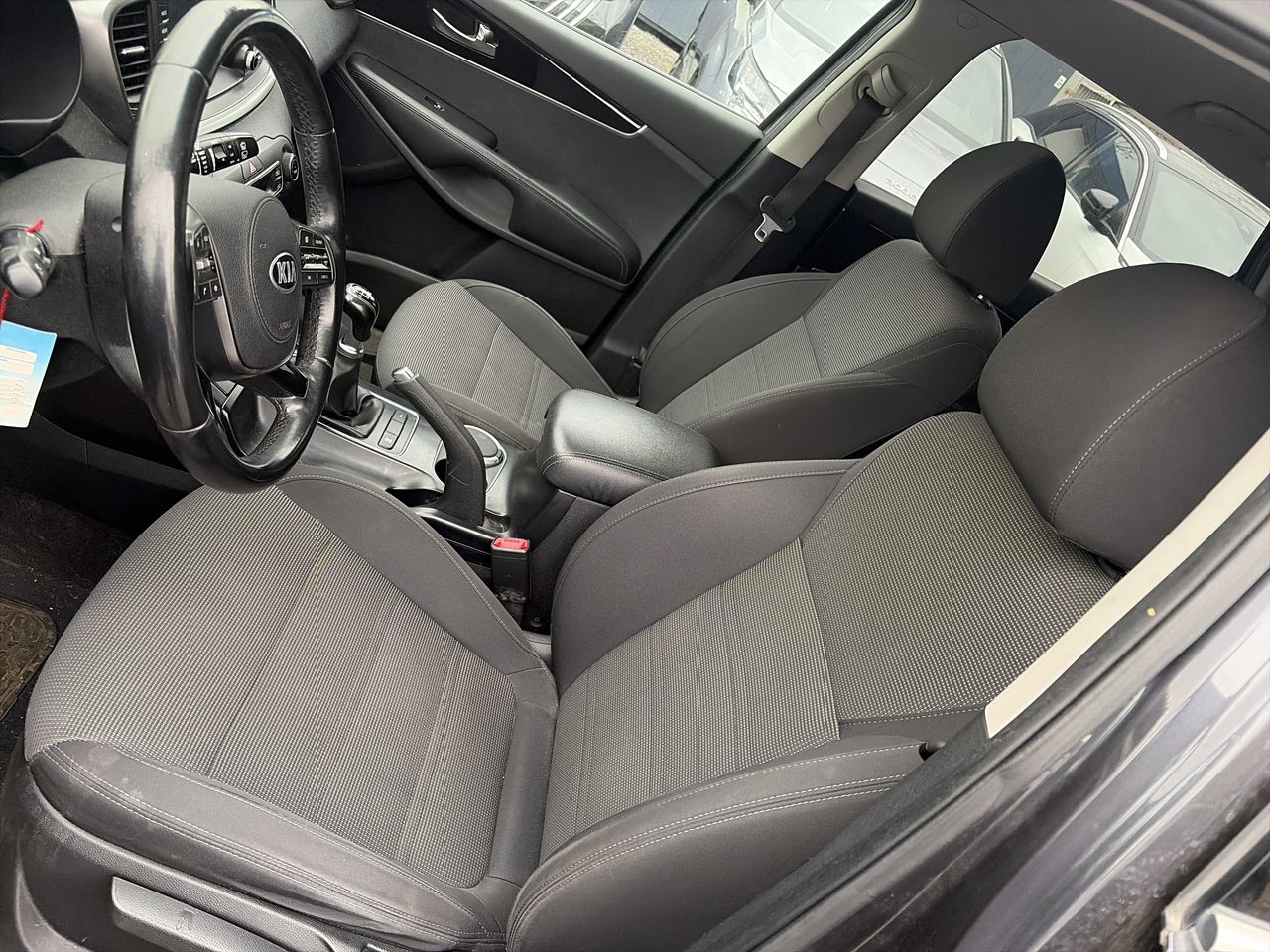 KIA Sorento — foto 14 de 20