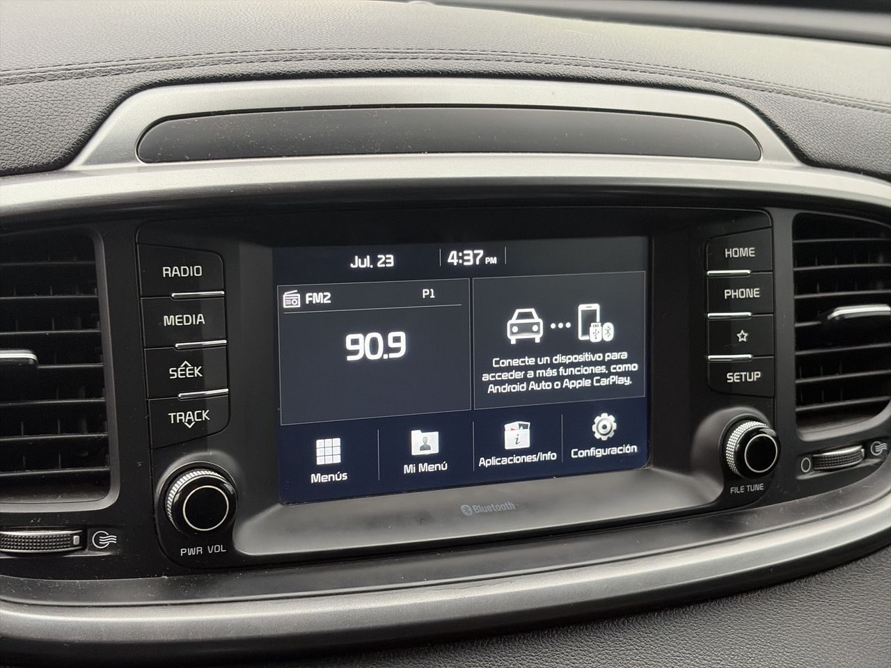 KIA Sorento — foto 17 de 20