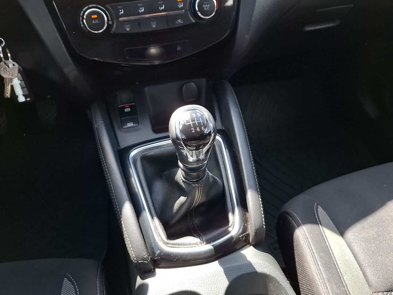 Nissan Qashqai — foto 30 de 33