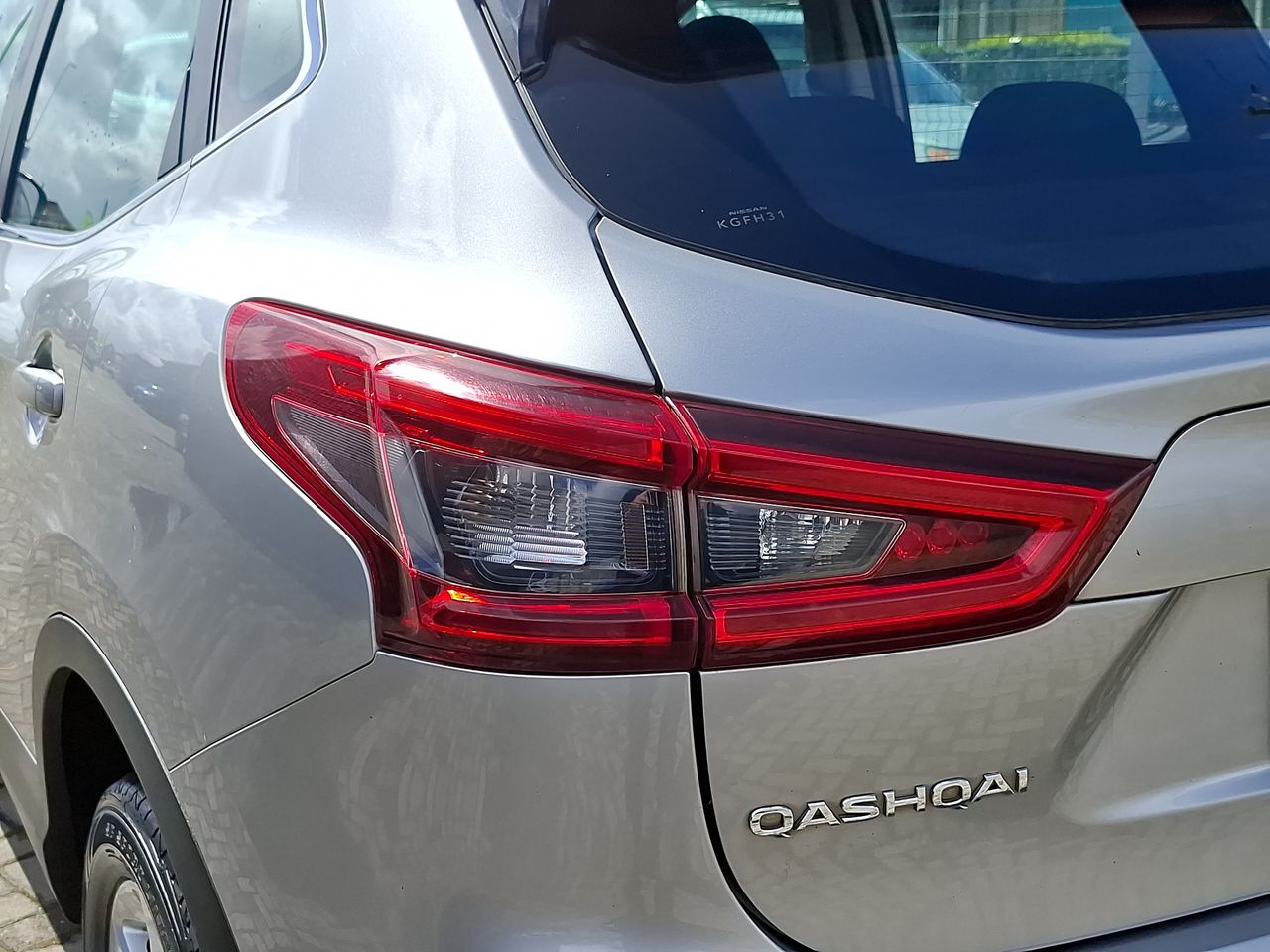 Nissan Qashqai — foto 21 de 33
